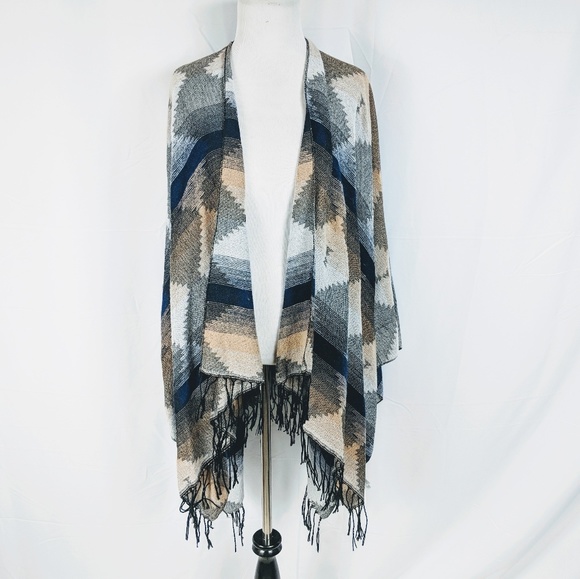 Charlotte Russe Accessories - Charlotte Russe Tribal Print Blanket Scarf  Wrap